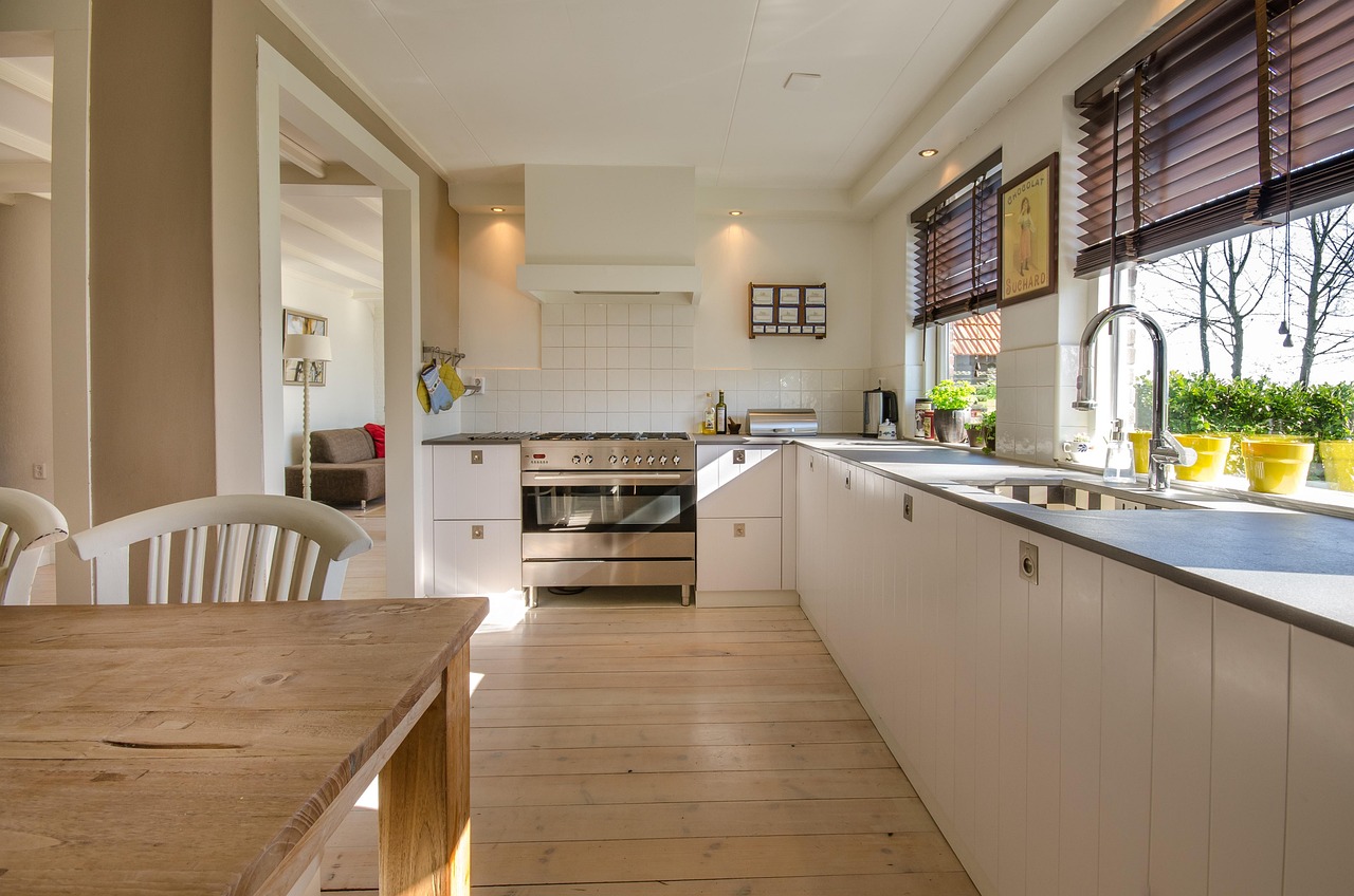 Energiezuinige verwarmingsketel in moderne woning.